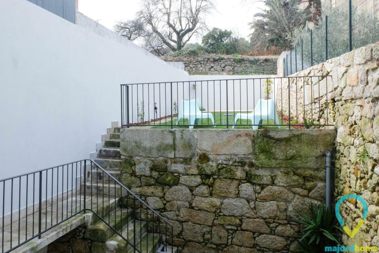 Lovely Oporto Esterno foto